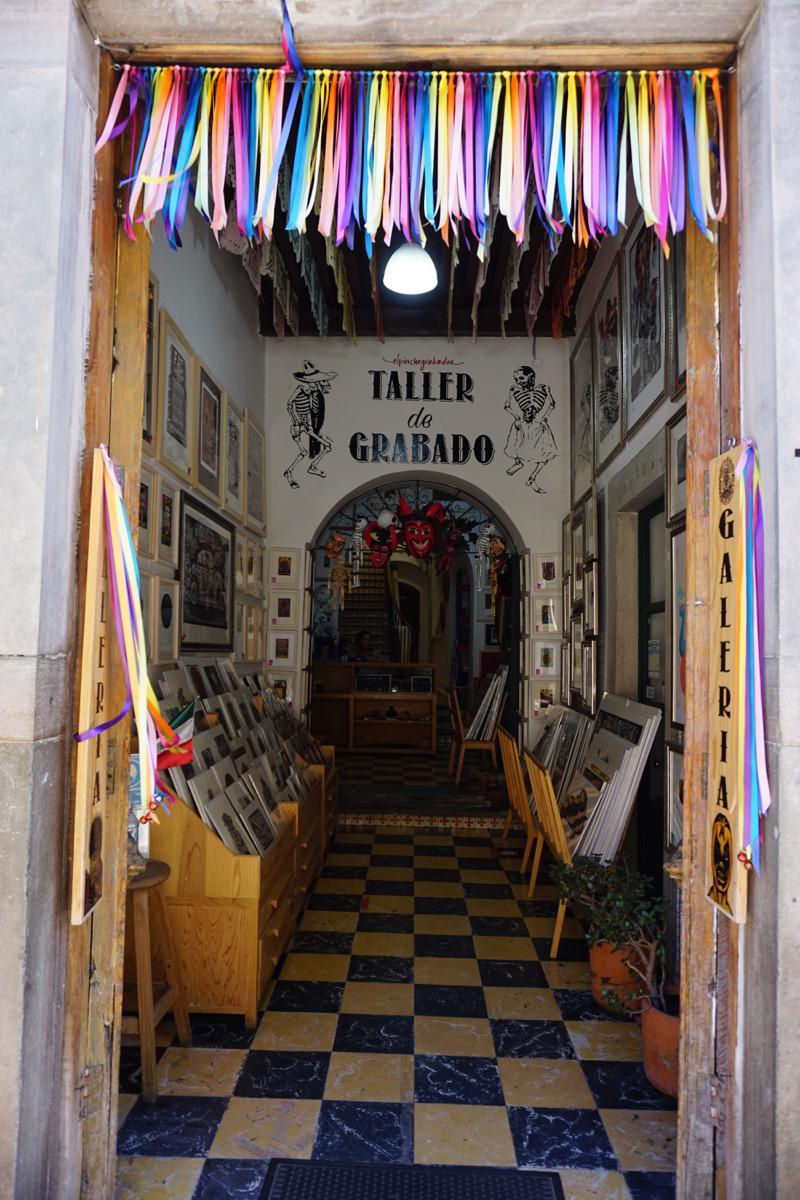 El Pinche Grabadora store.