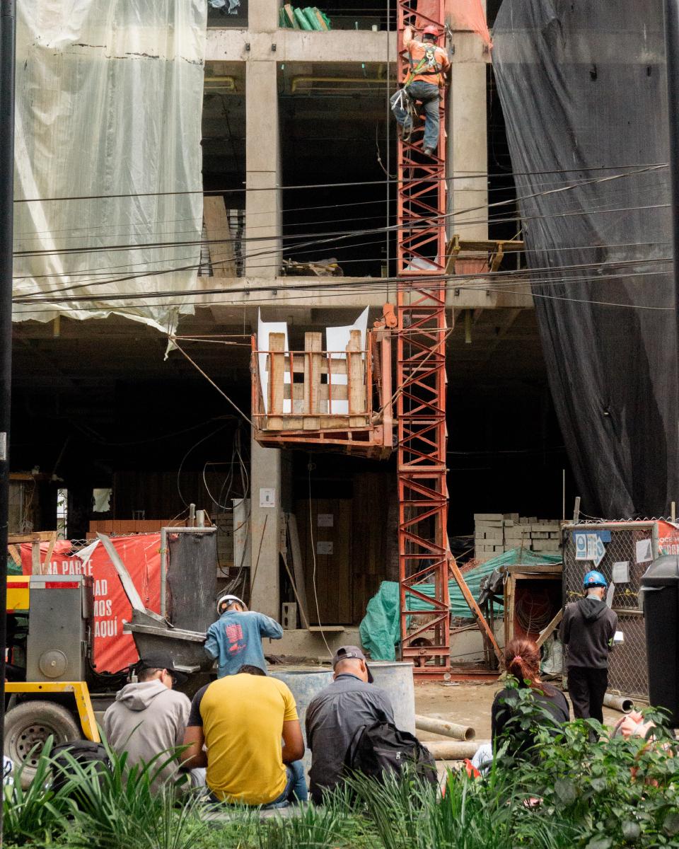 Sitio de construcción en el Parque Lleras