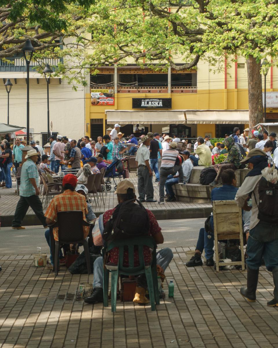 Plaza Principal de Ciudad Bolívar un domingo en la mañana Plaza Principal de Ciudad Bolívar un domingo en la mañana