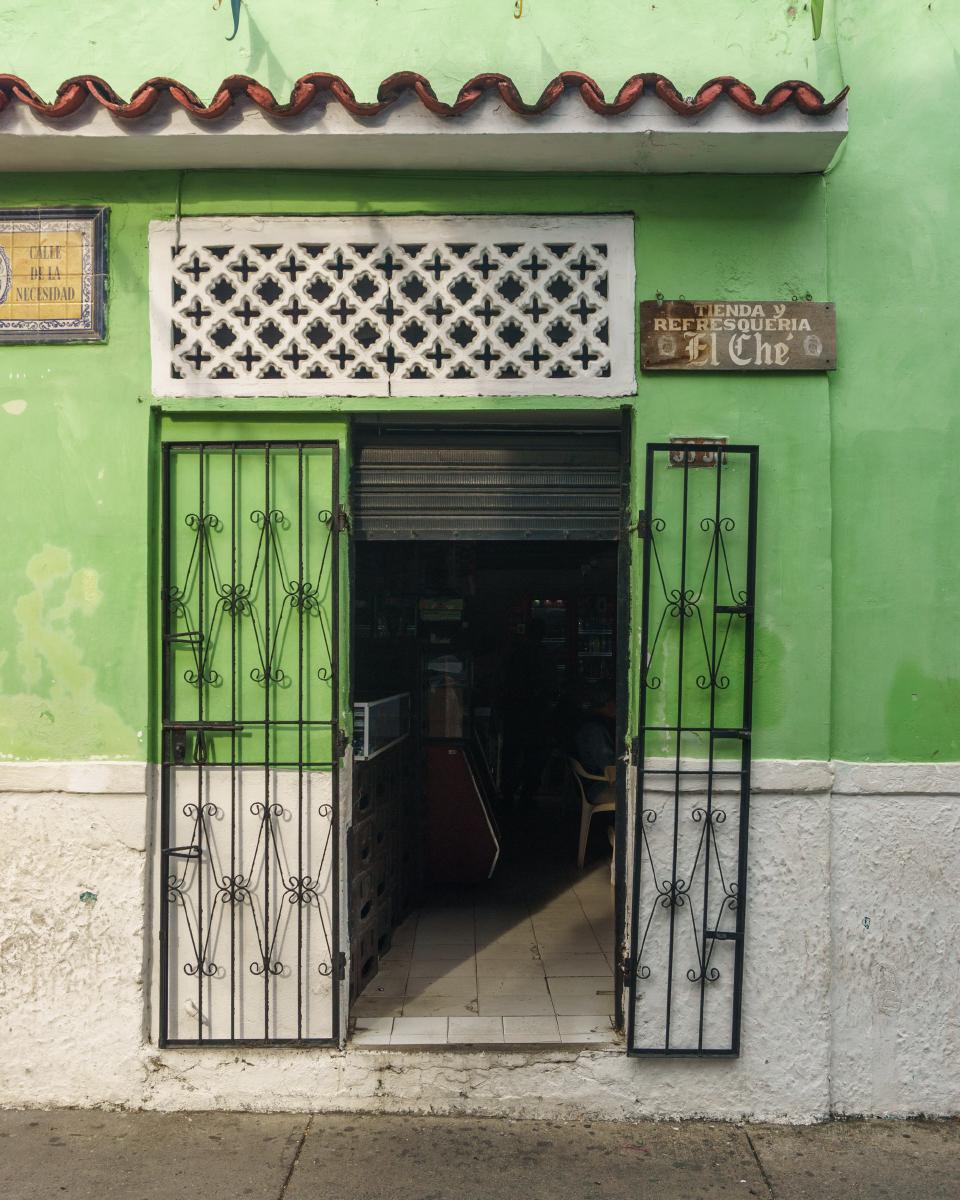 Entrada Refresquería El Che