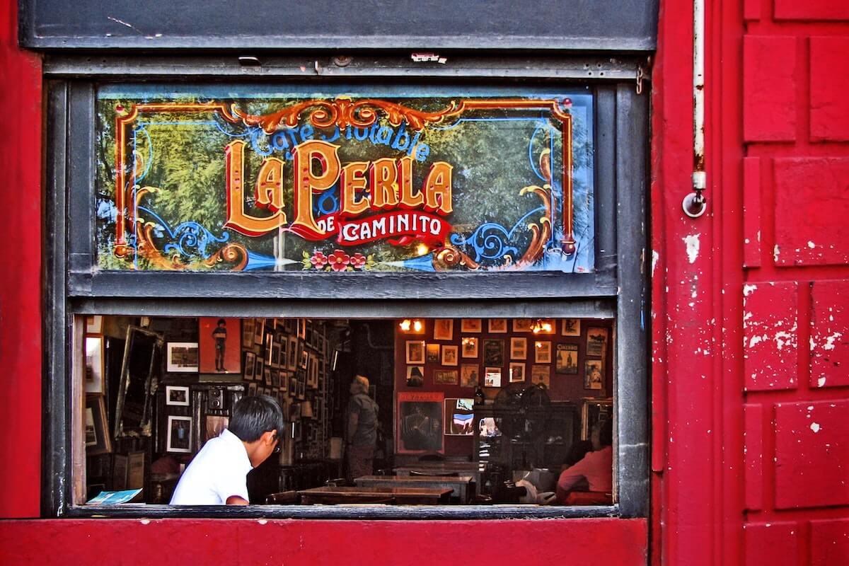 cafe-la-perla-caminito.jpg cafe-la-perla-caminito.jpg