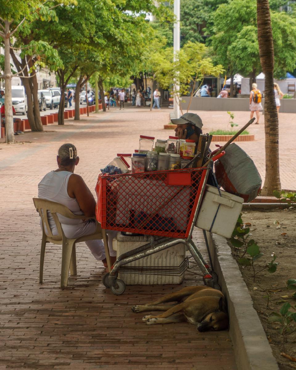 Vendedores ambulantes en el Parque Bolívar